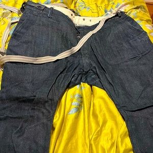 Classic jeans w/suspenders khaki styled.